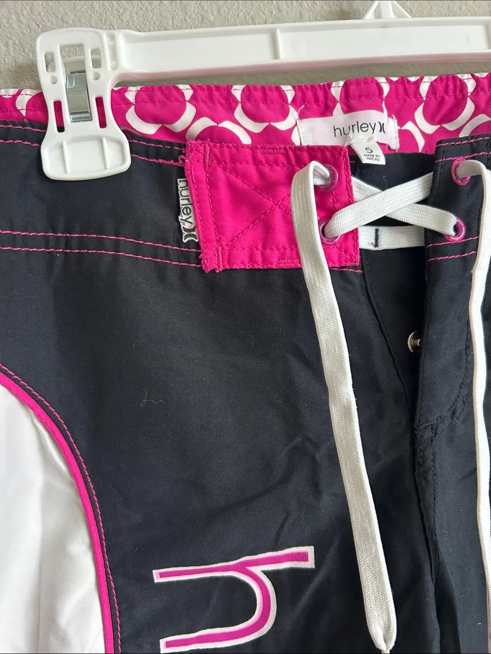 Y2K Hurley Fall 2008 Black with Pink Trim Swim Shorts